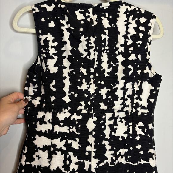 St. John Printed Cocktail Silk Shift Dress - Picture 9 of 10